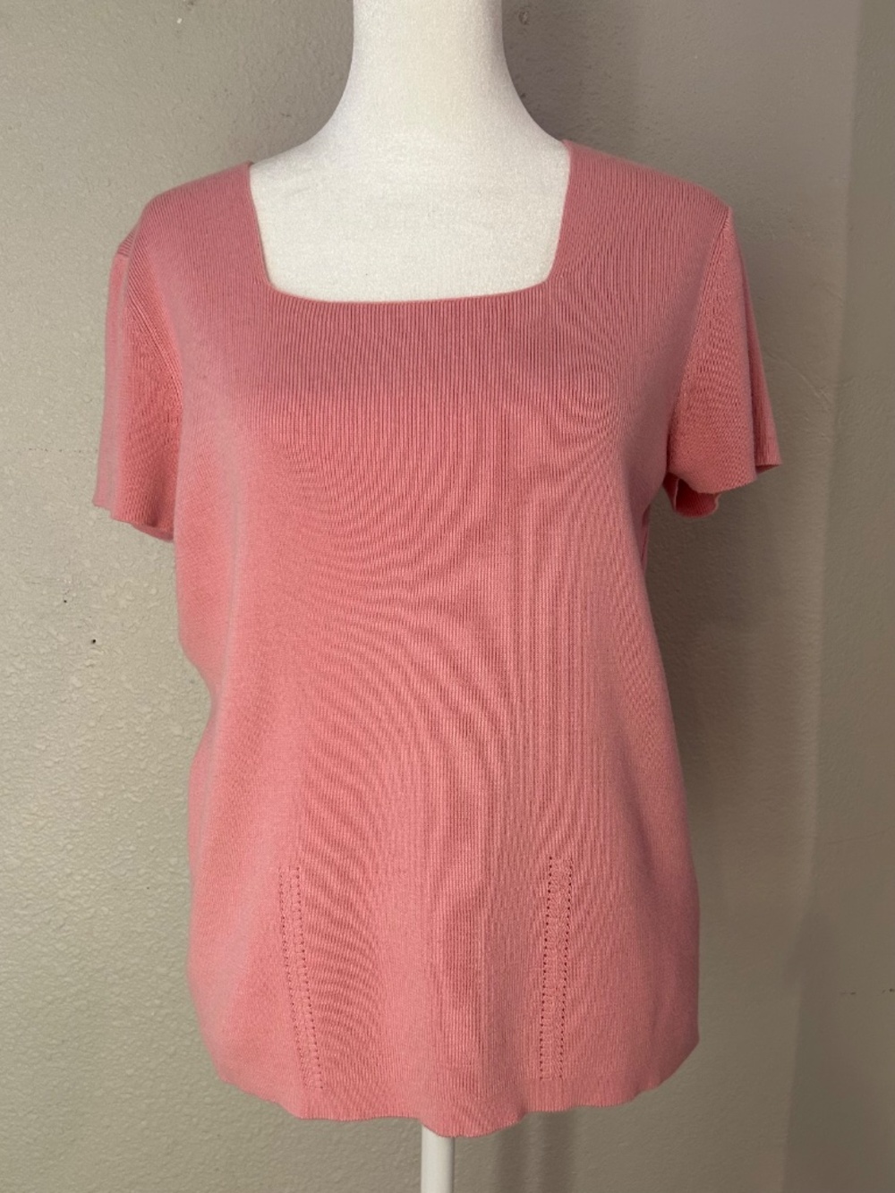 Women’s Dressbarn Pink Knit short sleeve top Size Large
